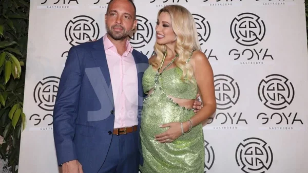 Με καμαρίνι, πιάνο και παντού καθρέφτες - Φωτογραφίες από το σπίτι Κωνσταντίνας Σπυροπούλου & Βασίλη Σταθοκωστόπουλου στην Βούλα