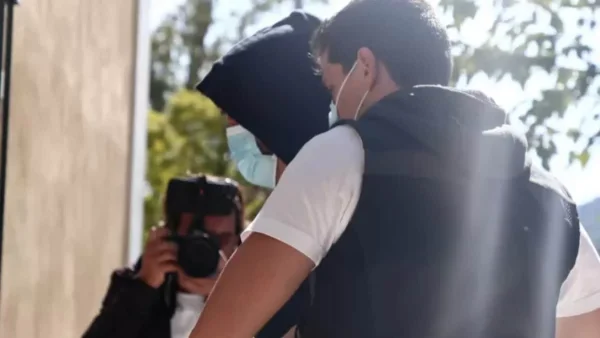 Κολωνός - έκτακτο: Συνελήφθη για μαστροπεία η μητέρα της 12χρονης