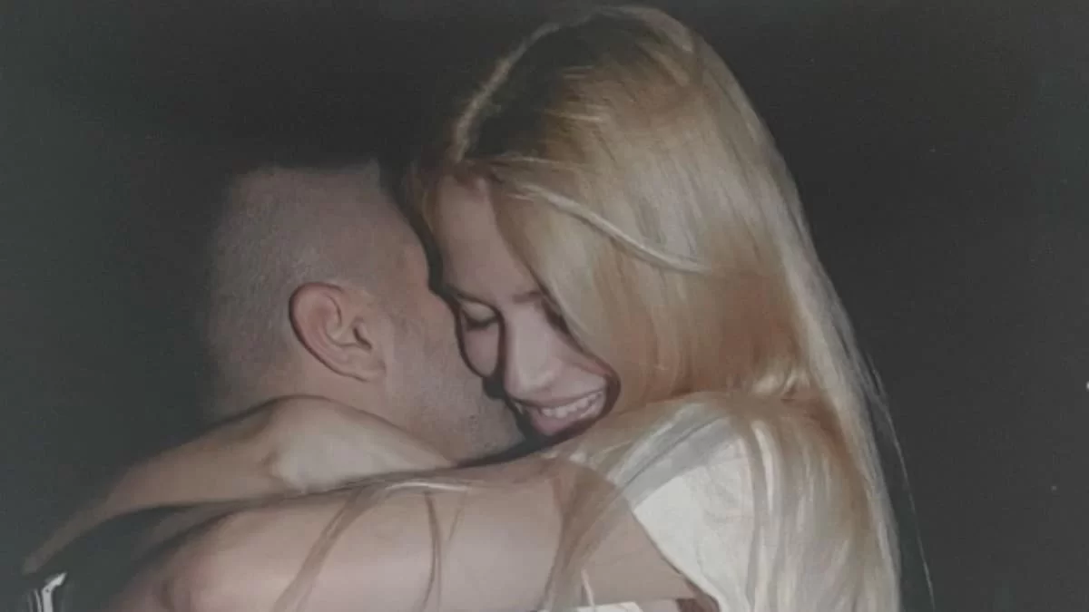 Πιο ερωτευμένη από ποτέ στην αγκαλιά του Γιάννη Μακρή - Ραγίζει καρδιές η ανάρτηση της Βικτώριας Καρύδα 4 χρόνια μετά τον θάνατό του