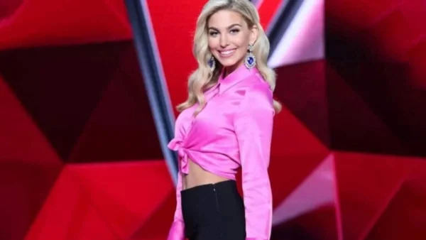 Ένα βήμα πριν τις υπογραφές - Ποια τραγουδίστρια θα αντικαταστήσει την Βάλια Χατζηθεοδώρου στα backstage του The Voice