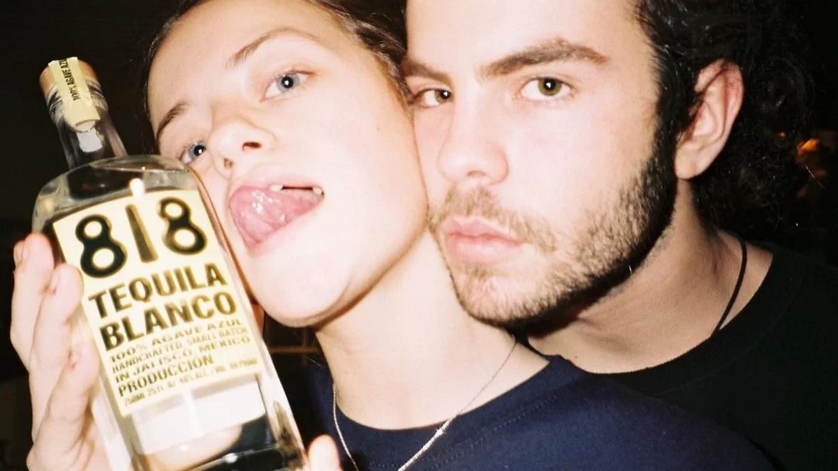 Στα καλύτερά τους Άγγελος Λάτσιος και Γαία Μερκούρη - Οι ευχές και το «καυτό» φιλί μέσα στη θάλασσα