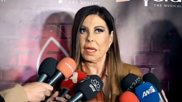 «Με την Καίτη Γαρμπή...» - Η Άντζελα Δημητρίου "έσπασε" τη σιωπή της για την κόντρα της με την κριτή του J2US