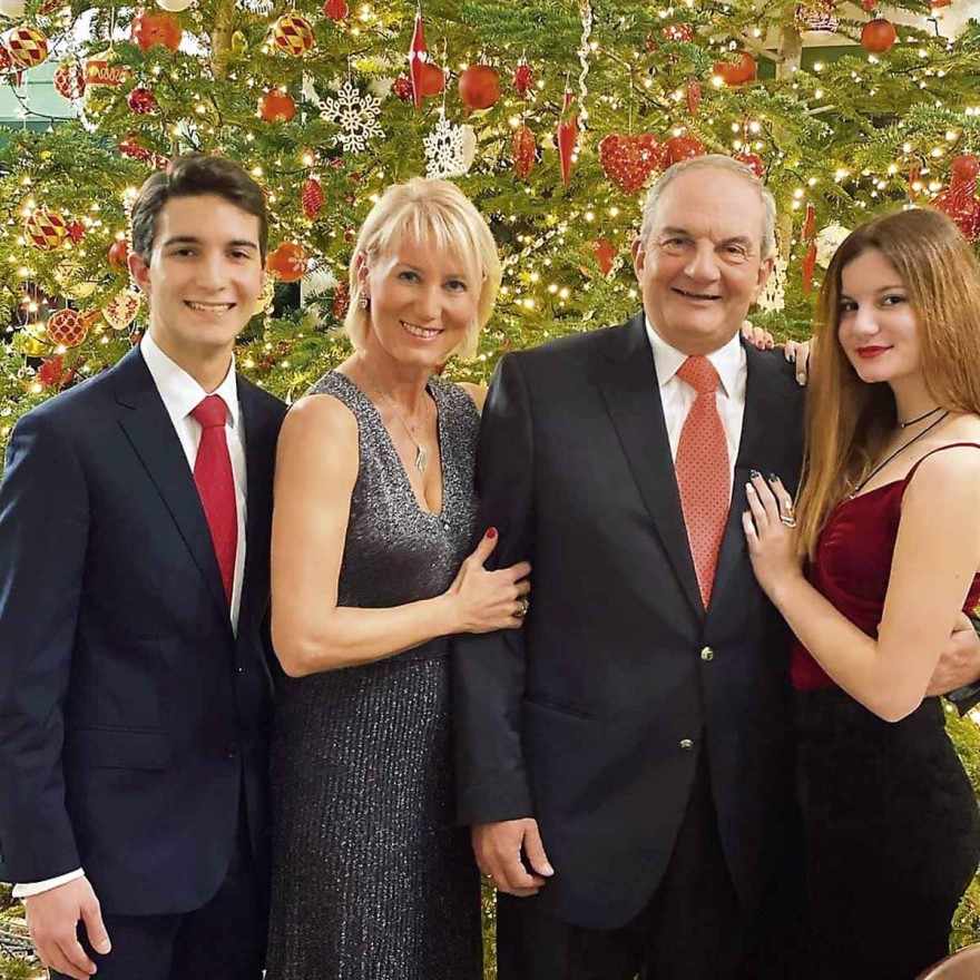 Νατάσα Παζαΐτη οικογένεια