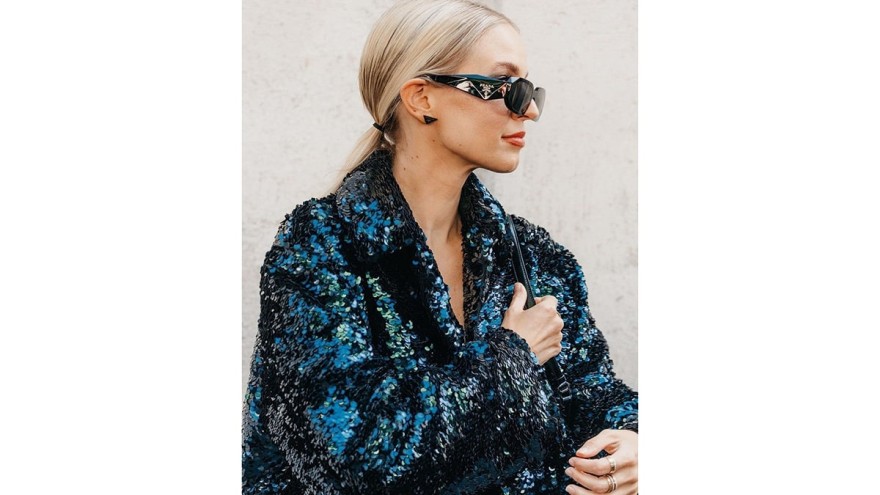 Παγιέτες, φτερά, στρας, κρύσταλλα