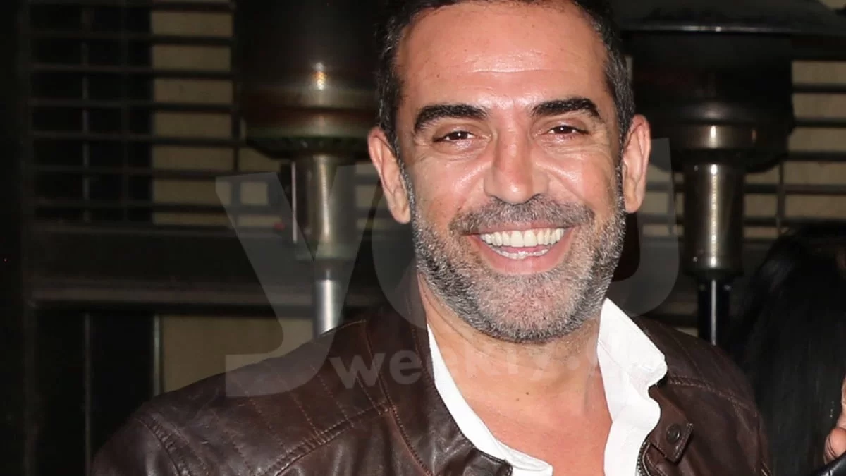 Στέφανος Κωνσταντινίδης: Στόλισε το Χριστουγεννιάτικο δέντρο στο σπίτι του - Το τρυφερό βίντεο με τα παιδιά του