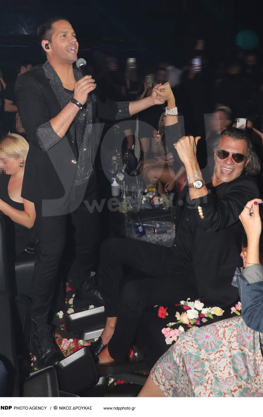 Αποκλειστικές φωτογραφίες με τον Ηλία Ψινάκη να διασκεδάζει στον Γιώργο Τσαλίκη 3