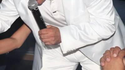 «Κάηκε το σπίτι μου ολοσχερώς» - Συγκλονίζει πασίγνωστος τραγουδιστής για τη μάχη που έδωσε ενώ ήταν ο γιος του στο χειρουργείο