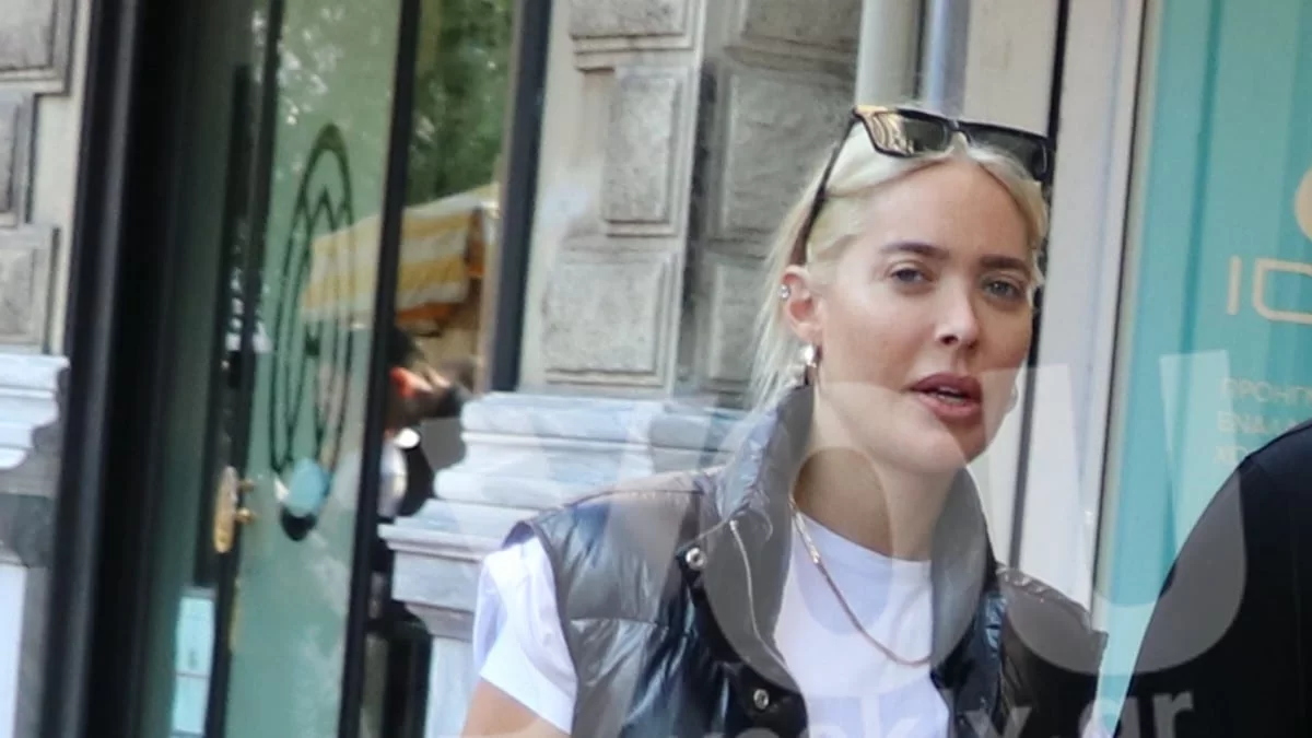 Δεν τον βλέπουμε συχνά - Αυτός είναι ο πατέρας του παιδιού και επί 14 χρόνια σύντροφος της Αμαρυλλίς