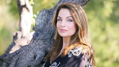 Κάνει τον γύρο του διαδικτύου - «Σούσουρο» με τη φωτογραφία της Άντζελας Γκερέκου από τα backstage της Γης της Ελιάς