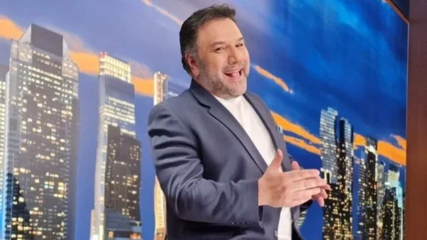 The 2night show: Έχουν πιάσει όλους τους καλλιτεχνικούς χώρους - Οι σημερινοί (16/11) καλεσμένοι του Γρηγόρη Αρναούτογλου