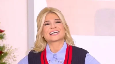 Η Φαίη Σκορδά συνδύασε άψογα τα πιο διαχρονικά κομμάτια - Το look της σήμερα στο Πρωινό Μας