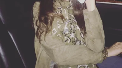 Εκείνη 76 κι εκείνος 36 - Φωτογραφίες ντοκουμέντο για το νέο ειδύλλιο στην showbiz