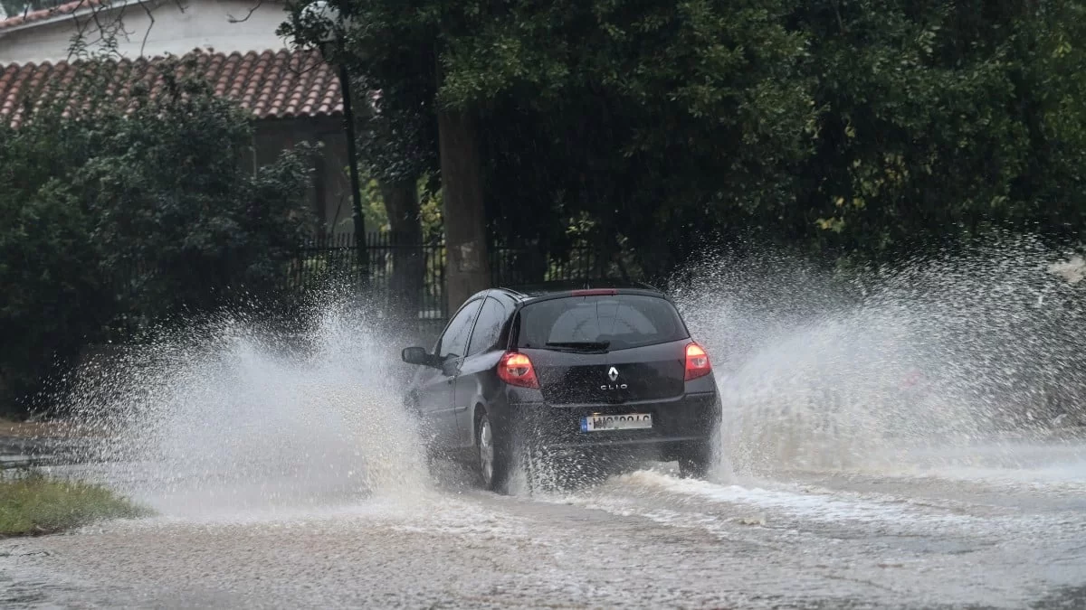 Κακοκαιρία Άριελ: Μπαράζ μηνυμάτων από το 112 - Ποιες περιοχές είναι στο «κόκκινο»