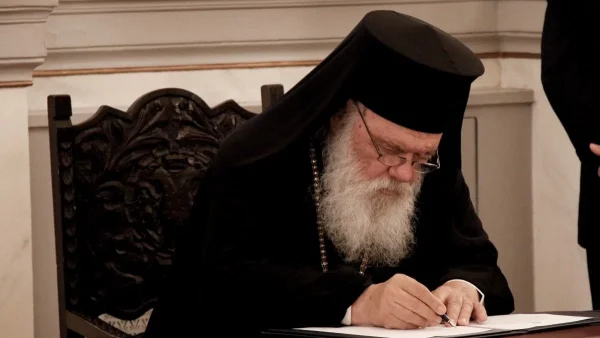 Κιβωτός του Κόσμου: Παρενέβη ο Ιερώνυμος - Η απαγόρευση που επέβαλε στον πάτερ Αντώνιο