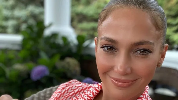 "Μαύρο" στα social media της Τζένιφερ Λόπεζ - Διέγραψε όλες τις αναρτήσεις της στο instagram