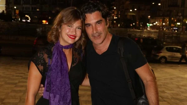 Ολόγυμνη σε ξενοδοχείο της Ισπανίας - Οι φωτογραφίες της Κλέλιας Ανδριολάτου που κάνουν τον γύρο του διαδικτύου