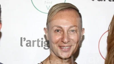 Καμία σχέση με την ξανθιά φράντζα που είχε - Άλλος άνθρωπος ο Βασίλειος Κωστέτσος μετά την αλλαγή στα μαλλιά του