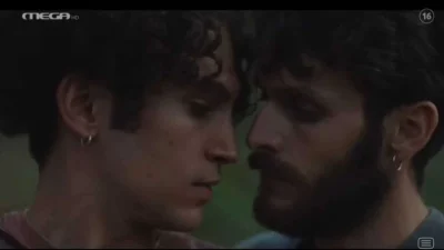 Maestro: Σάλος στο twitter με το χθεσινοβραδινό γκέι φιλί - «Παίζει όντως αυτό στην ελληνική τηλεόραση ή το φαντάζομαι»