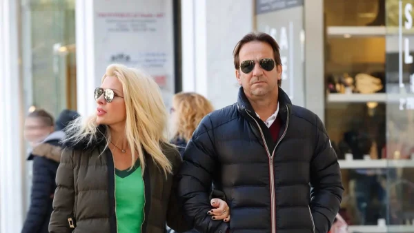 Ένιωσε εκτεθειμένη - Το άβολο περιστατικό στο κέντρο της Κηφισιάς για την Ελένη Μενεγάκη και τον Ματέο Παντζόπουλο