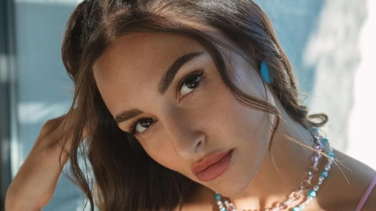 Φορούσε μόνο το μπουρνούζι της - "Έριξε" ολόκληρο το Instagram η Ναυσικά Παναγιωτακοπούλου