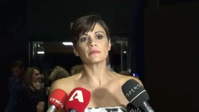 «Ο κόσμος δεν με ρωτάει, εσείς με ρωτάτε!» - Φανερά ενοχλημένη η Άννα Μαρία Παπαχαραλάμπους με δημοσιογράφο του Happy Day