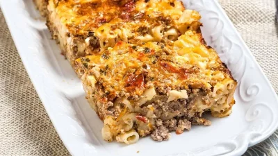 Το παστίτσιο της τεμπέλας: Χωρίς μπεσαμέλ, με γιαούρτι, κατευθείαν στον φούρνο με άβραστο μακαρονάκι