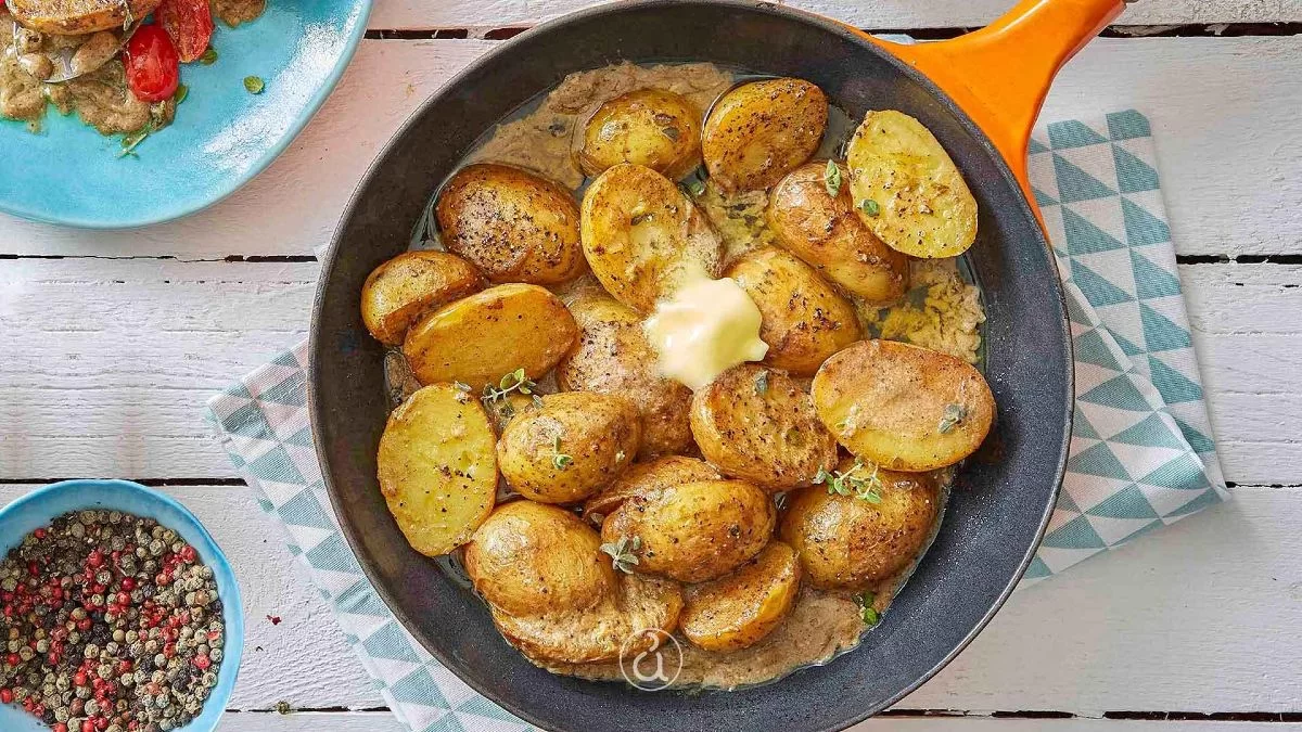 Πατάτες βουτύρου για το Χριστουγεννιάτικο τραπέζι - Γρήγορη και πανεύκολη συνταγή