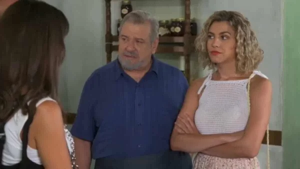 Χαιρέτα μου τον πλάτανο (14/11): Ένας τσακωμός ταράζει την Χρύσα - Πηγαίνει εκτάκτως στον γυναικολόγο