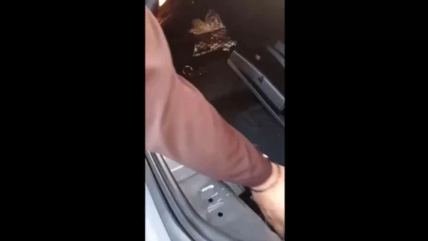 Βίντεο ντοκουμέντο: Η στιγμή που οι αστυνομικοί εντόπισαν τα 235 γραμμάρια κοκαΐνης στο αμάξι του πρώην παίκτη του Power of Love