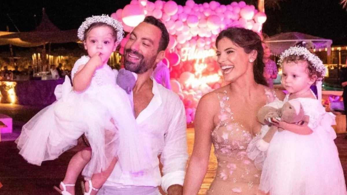 Αξιολάτρευτο: Οι δίδυμες της Χριστίνας Μπόμπα και του Σάκη Τανιμανίδη ντύθηκαν ασορτί και "έριξαν" το Instagram