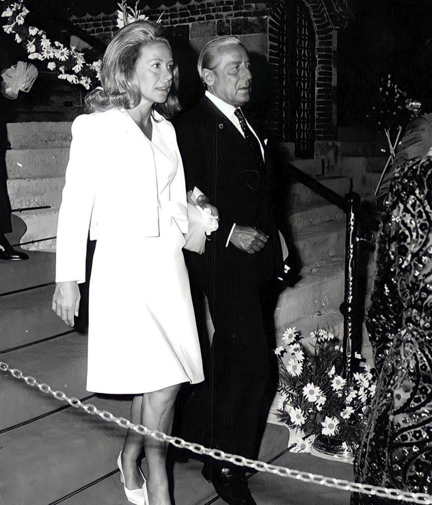 Γάμος Τίνας Λιβανού με Σταύρο Νιάρχο