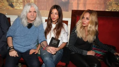 Η Βίσση έχει τη Σοφία και ο Καρβέλας άλλα δύο παιδιά - Η οικογενειακή φωτογραφία με τους 3 τους