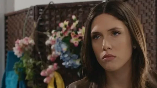 Γη της Ελιάς: «Φτύσε τα μπούτχια σου μωρ@ σαλούφα» - "Γλέντησαν" για τα καλά την Μυρτάλη στο Twitter