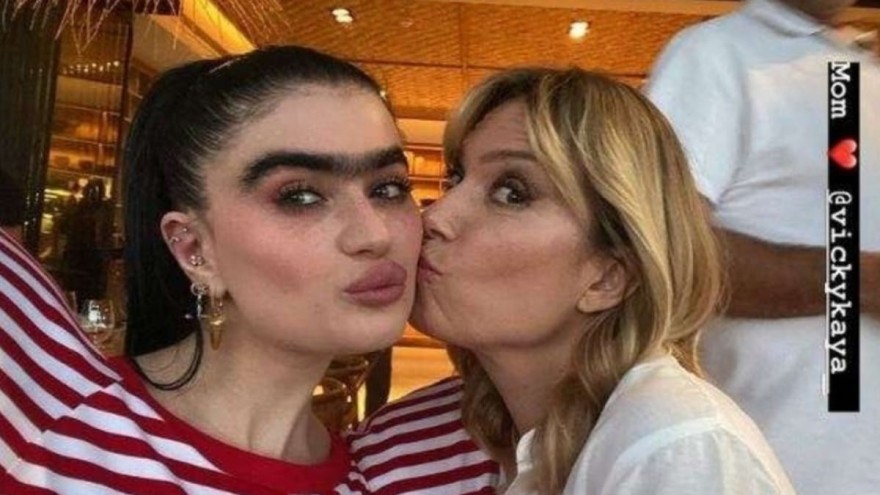 Η απάντηση της Βίκυς Καγιά για το unfollow της Σοφίας Χατζηπαντελή