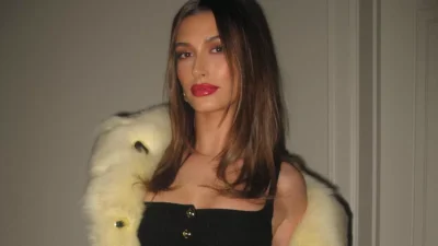 Το ιδιαίτερο γαλλικό μανικιούρ της Hailey Bieber, είναι τέλειο για τις γιορτές!