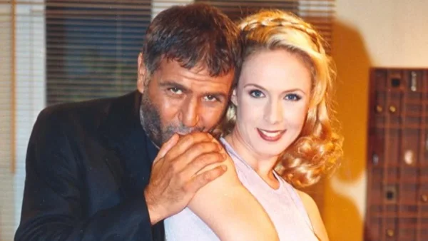 Δεν προβλήθηκε ποτέ στο Mega - Το θλιβερό τέλος της σειράς «Δύο Ξένοι»