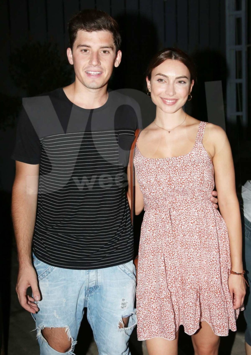 Επανασύνδεση για αγαπημένο νεαρό ζευγάρι 