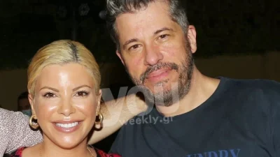 Με μακρύ μανίκι και μία ουρά που δεν χωρούσε στην εκκλησία - Το νυφικό της Αντελίνας στον γάμο της με τον Χάρη Βαρθακούρη το 2013