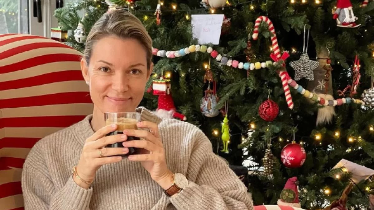 Έχει γυρίσει όλο τον κόσμο: Κάθε Πρωτοχρονιά και σε άλλη ήπειρο η Βίκυ Καγιά - Αδημοσίευτες φωτογραφίες της από όταν ήταν μικρή