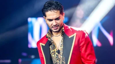 Χρήστος Μάστορας: Τραγούδησε και χόρεψε το "Feliz Navidad" - Το βίντεο με την αδελφή του που έγινε viral