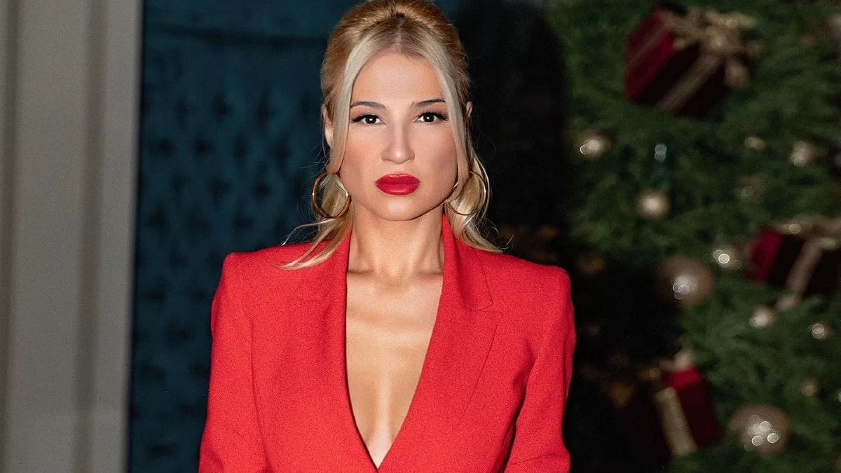 Glam queen - Το μακιγιάζ της Φαίης Σκορδά είναι ότι χρειάζεσαι για τις γιορτές