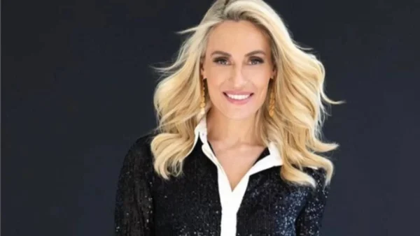 Ελεονώρα Μελέτη: Ο Άγιος Βασίλης «εισέβαλε» στο σπίτι της