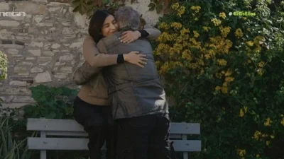 Γη της Ελιάς: «Καγκουροζεύγαρο στα νιάτα τους» - Έτοιμοι να "ραφτούν" οι τηλεθεατές μετά την κρυφή συνάντηση του Στάθη και της Ιουλίας