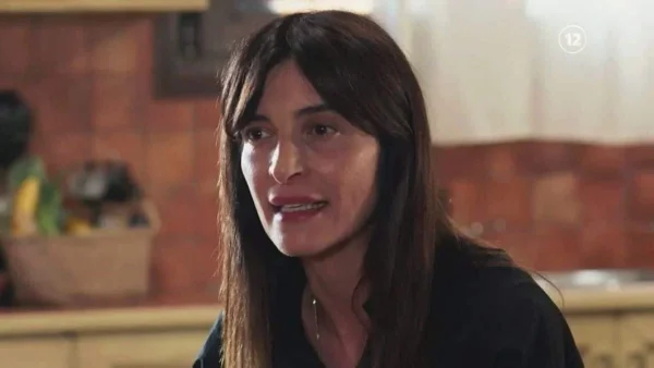 Γη της ελιάς: Σοκ! Στο τρελάδικο η Ιουλία - Μια από τις πιο συγκλονιστικές σκηνές των νέων επεισοδίων