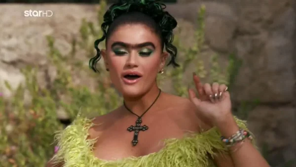 GNTM 5 - ημιτελικός: Επέστρεψε το "είδωλο" - Η εντυπωσιακή εμφάνιση της Σοφίας Χατζηπαντελή στο σετ