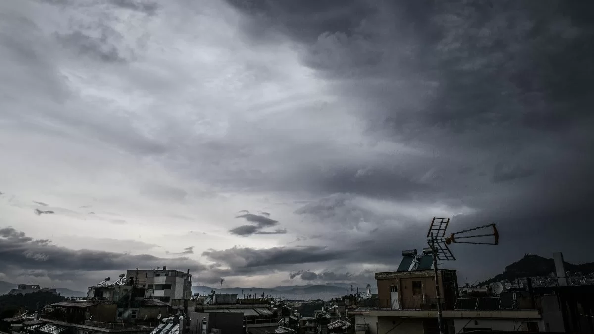 Νέο έκτακτο δελτίο για την κακοκαιρία Άριελ - Σε ποιες περιοχές "θα χτυπήσει" σήμερα (1/12)