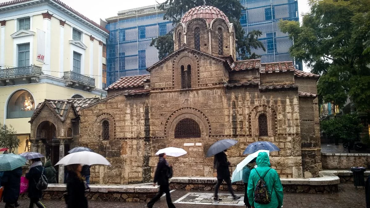 Καπνικαρέα: Το μυστικό που κρύβει το εκκλησάκι της Ερμού - Λίγοι το γνωρίζουν