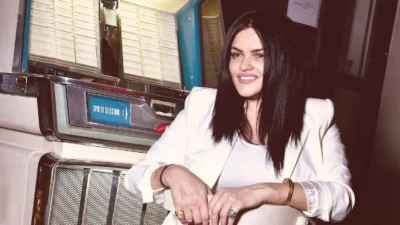 Αγνώριστη η Δήμητρα Κατσαφάδου - Πιο ανανεωμένη από ποτέ μετά την μεγάλη αλλαγή στην εμφάνισή της