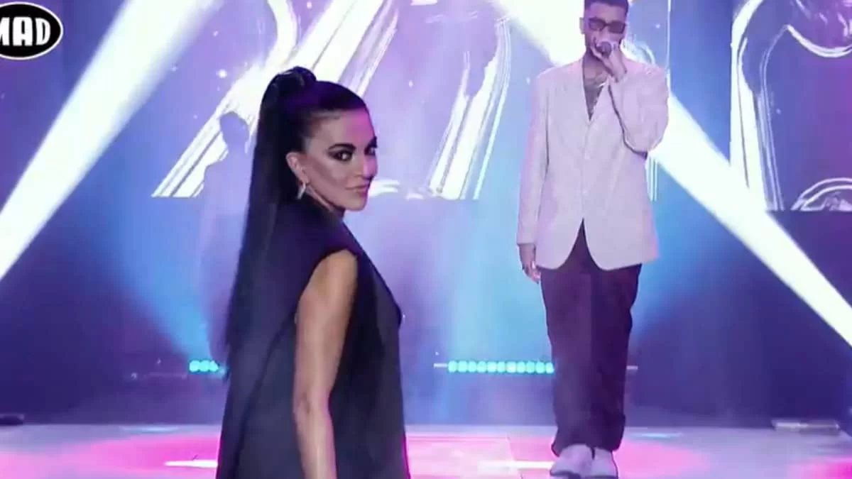 MadWalk 2022: Η εμφάνιση "έκπληξη" της Μαρίας Σολωμού στο act του Mente Fuerte - Η πασαρέλα της ηθοποιού δίπλα του