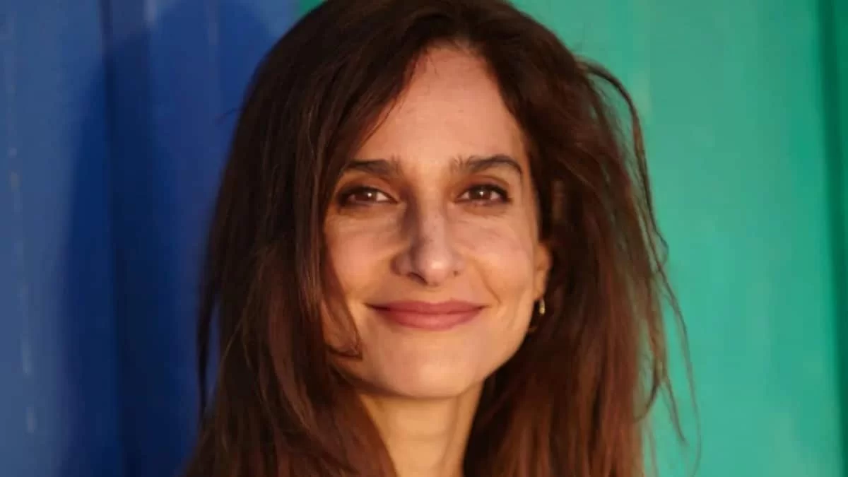 Ολόγυμνη αγκαλιά με τον γιό της - Δεκάδες σχόλια κάτω από τη φωτογραφία της Μαρίνας Καλογήρου